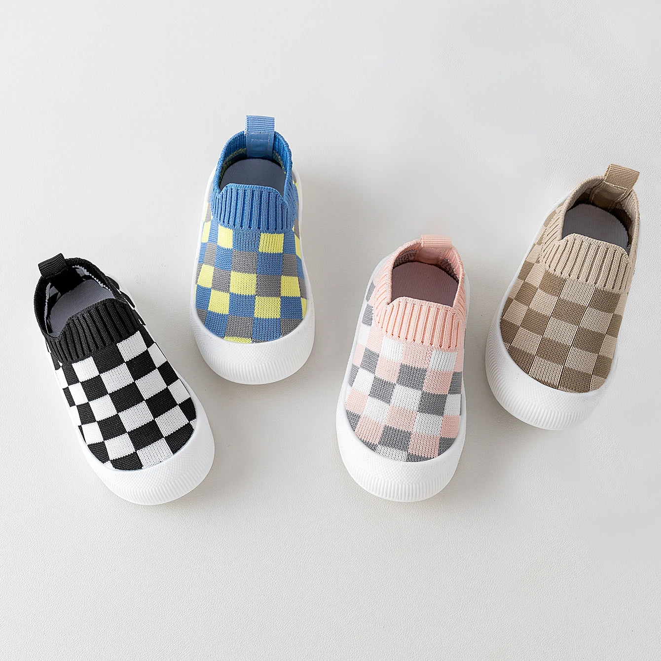 Anti-slip sports shoes