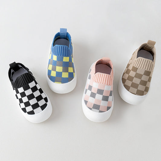 Anti-slip sports shoes